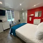 Aux Charmes B&B 3*