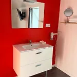 Aux Charmes Bed & Breakfast 3*