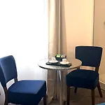 Aux Charmes Couette-café