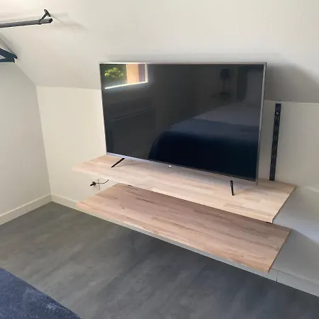 Aux Charmes Bed & Breakfast