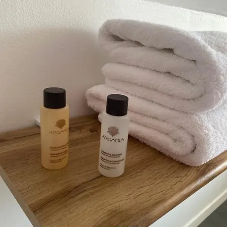 Aux Charmes Bed & Breakfast