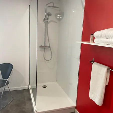 Aux Charmes Bed & Breakfast 3*