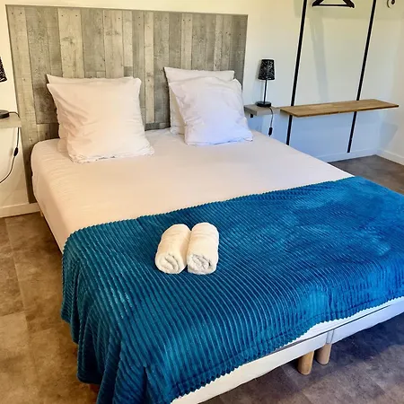 Aux Charmes - Suites Spacieuses Cote D'Opale Avec Frigo & Micro-Ondes 3*
