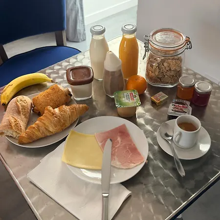 Aux Charmes - Prestige Et Petit Dejeuner En - Cote D Opale Bed and Breakfast 3*