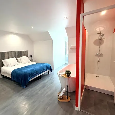 Aux Charmes - Prestige Et Petit Dejeuner En - Cote D Opale Bed and Breakfast 3*