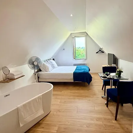 Aux Charmes - Prestige Et Petit Dejeuner En - Cote D Opale 3* Isques