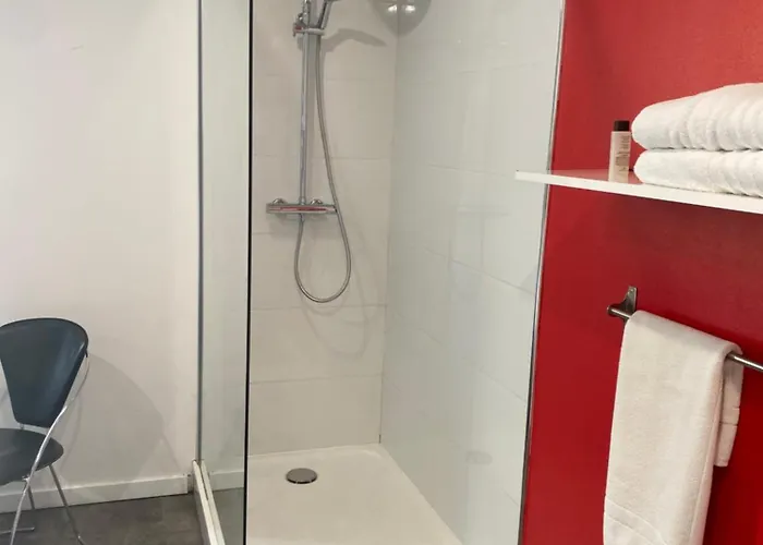 Aux Charmes Bed & Breakfast 3*