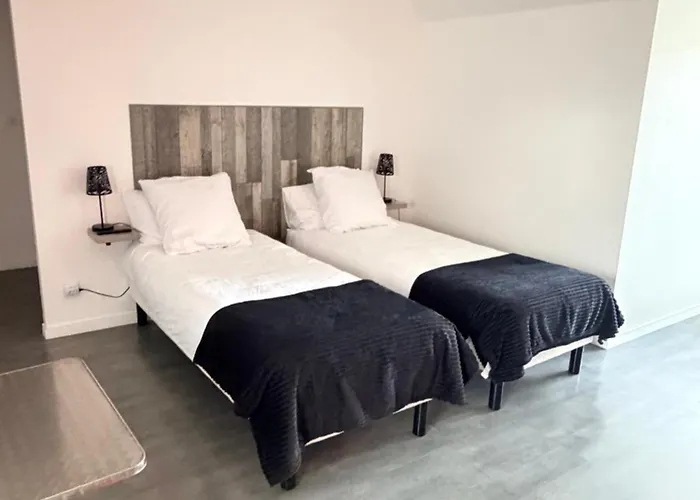 Bed and Breakfast Aux Charmes 3*