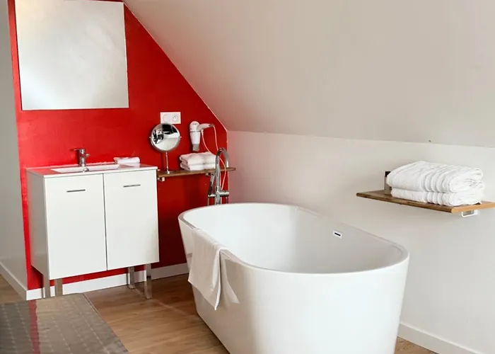 Aux Charmes Bed and Breakfast 3*